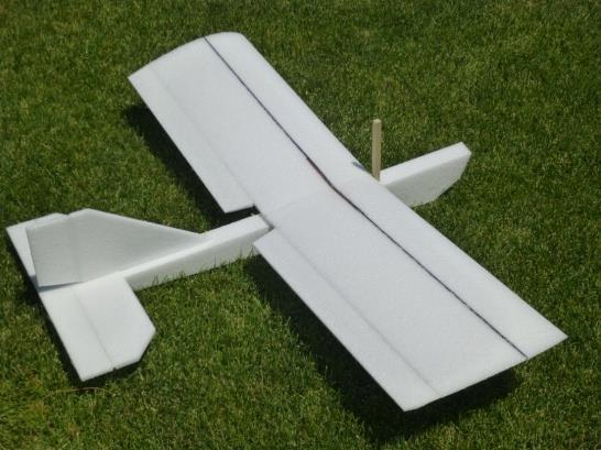 The aileron wing is cut from heavier EPP foam with ailerons pre-cut into the wing so it doesn t need to be laminated. 37.