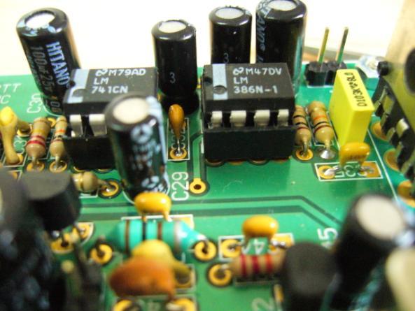 Install the IC1, IC2, IC3, IC4 and IC5 sockets in your places printed on the board. Make sure the socket s body is flat against the board. Next, insert IC1, IC2, IC3, IC4 and IC5 in your sockets.