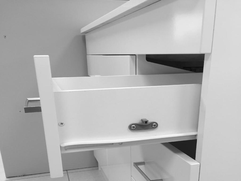 Door / Drawer Alignment & Removal Soft Drawer Closing - Type A (Classic Floor and Classic Wall Hung Vanities) 1 1.