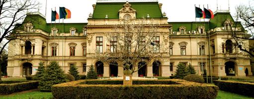 PALATUL ROZNOVANU Palatul Roznovanu, reşedinţa familiei Rosetti-Roznovanu, a fost construit la dorinţa lui Iordache Neculai Roznovanu.