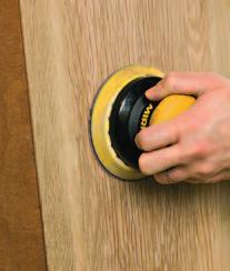 The tool is attached to a telescopic tube with a range up to 2.3 metres. With the Abranet Deco Sander, it is easy to sand putty joints on walls and ceilings.