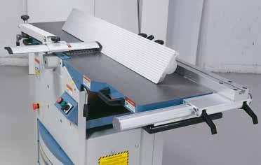 The long surface of the aluminum planer fence allows precise guiding of heavy and large workpieces.