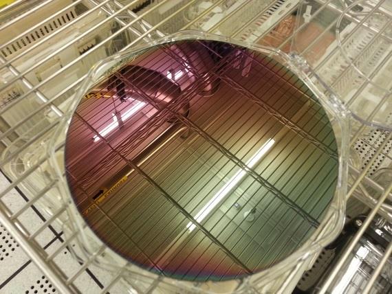 GaN HEMT epi on 200 mm Si by MOCVD IQE GaN on <111> Si, 200mm Wafers Semi Standard 725µm thick wafers