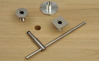 Has two 4,3 mm screw holes. Plate thickness 18 or 22 mm. Use cotter wrench to tighten (72.0046.08).