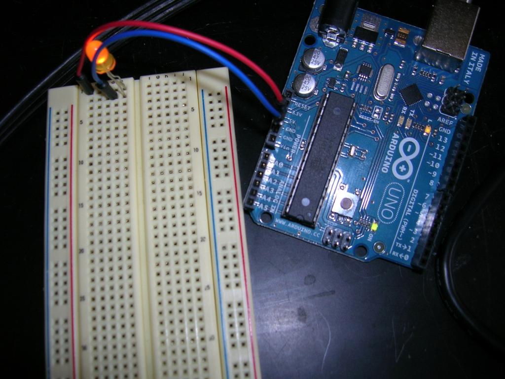 Figure 2: The blue wire is connected to GND on the arduino and 2D on the breadboard. Now the electricity has a path to run along; from the Arduino, through the LED and into the ground.