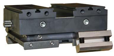 The clamping brackets can be pushed out by hand and are only secured in the groove with ball bearings.