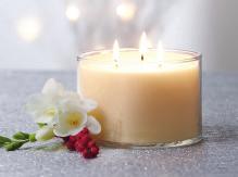 Jar Candles are highly scented to deliver a strong fragrance throw. Your room will be fully wrapped in inviting fragrance, hour after hour.