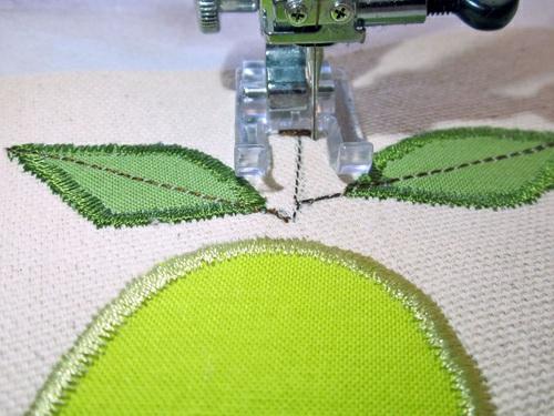 25. Continue this pattern until the stem is the desired length and the stitch width is about 2.5 mm.