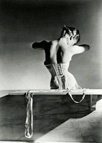 Horst P. Horst, Mainboucher Corset Rule of Thirds The Rule of Thirds is a compositional guideline that divides an image both vertically and horizontally into thirds.