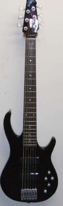 Crescendo Music 0118379357 Page: 15 BASS GUITARS 5 String - Double Pickup