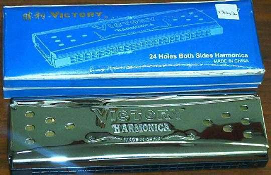 Crescendo Music 0118379357 Page: 71 HARMONICA Giant size Double Sided