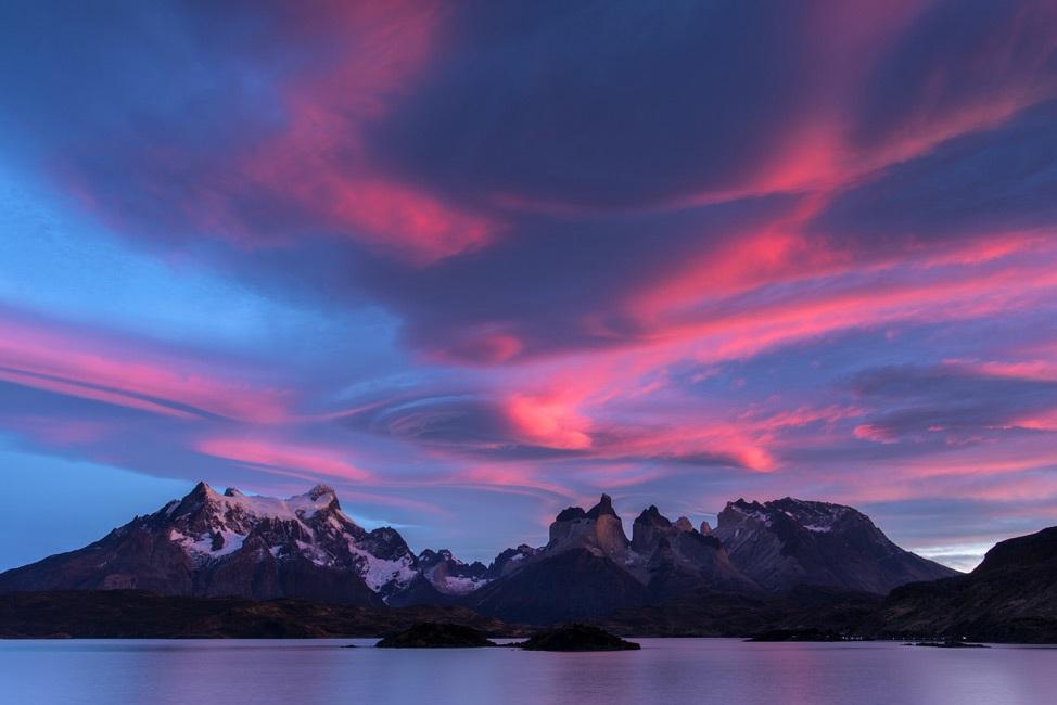 Tom Bol Sunrise, Las Torres Del Paine, Chile, with the 20mm wide-angle. The park offers an amazing vista of mountain peaks with Lago Pehoe in the foreground.