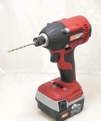 Easily attached to various types of cordless drills in a single operation. *This cannot be used for an vibration drill.