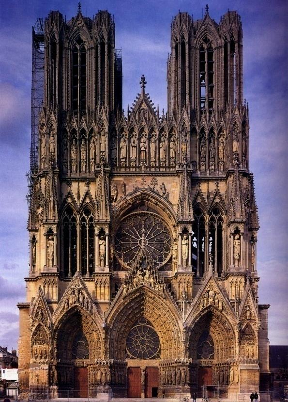 GOTHIC ARCHITECTURE: MAIN CHARACTERISTICS The pointed arch The ribbed vault The flying buttress The combination of these elements made the construction of tall buildings with large windows possible.