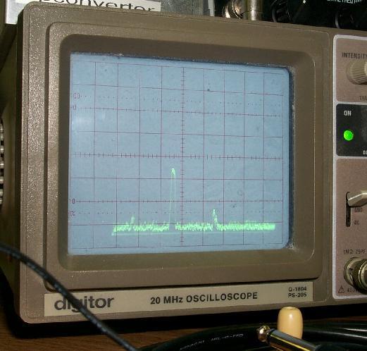 was backed off to the edge of oscillation, but then there would be nothing to see), the selectivity is enormous, you can beat carriers of FM stations, even an AM signal generator's 1.