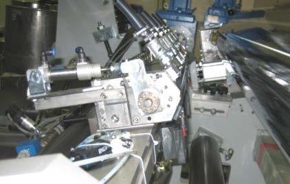 Picture 5: Intermittent application with commabar and alternatively with slot die technology KROENERT offers two