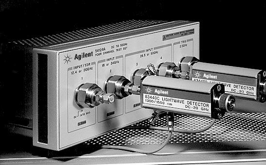 Agilent 8344B/C/D High-Speed Lightwave Converters DC-6/2/3 GHz, to 6 nm Technical Specifications Fast optical detector for characterizing lightwave signals Fast 5, 22, or 73 ps full-width half-max