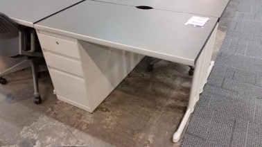 Desks Small Single Ped Desks -