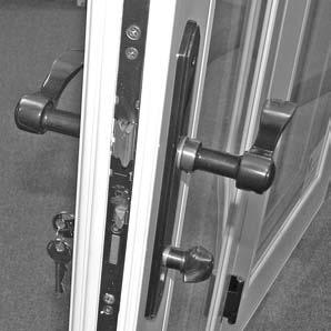 Door Operation On all doors, except 1-Wide and stationary units, there will be an active insert and an inactive insert. The active insert opens and closes.