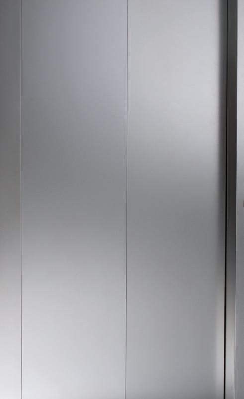 Optional door designs are standardized according to EN81-58 with classifications E120, EW60 or EI60.