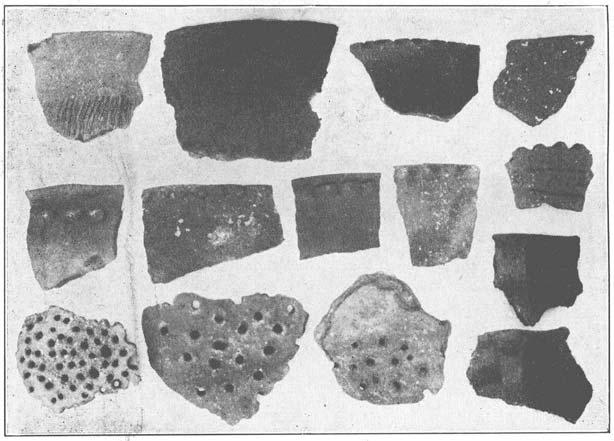 276 ANCIENT LIFE IN KENTUCKY FIG. 161. BOWLS. Probably for individual use.