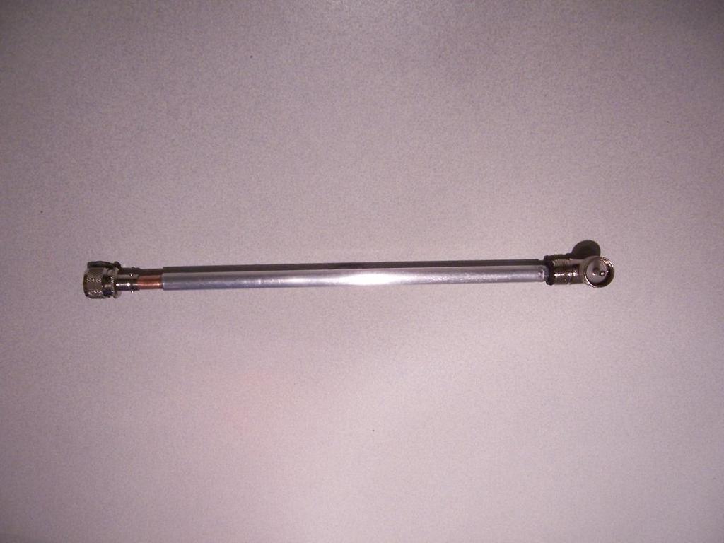 The photo shows the two connectors firmly attached to the aluminium tube. For illustration purposes the copper tube is not fully inserted.