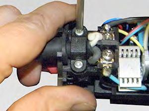 Chapter 3 - Cont. Replacing the Power Cord STEP 4 Depending on the condition of the heat gun, use compressed air to blow out entire internal components of the heat gun.