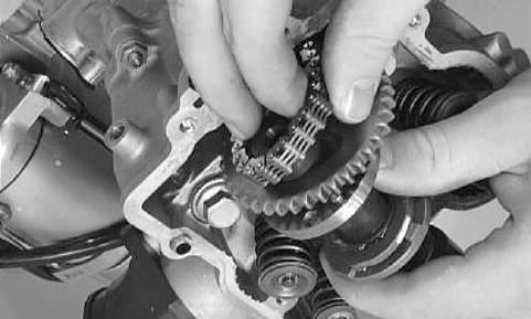 NOTE: At this point, oil the camshaft bearings, cam lobes, and the three seating journals on the cylinder. Fig. 3-732 13.
