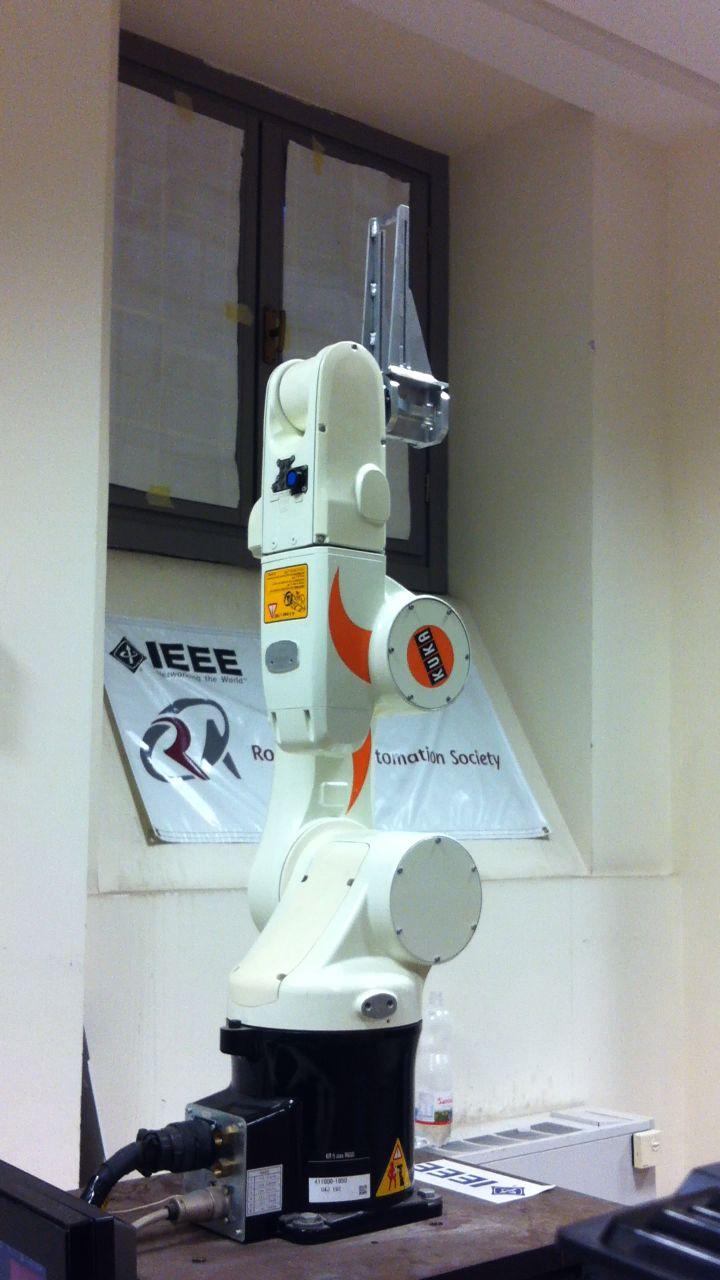 Robot manipulators available in