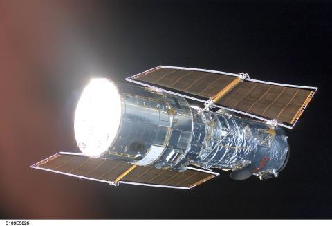 Example 2 23 The Hubble Space Telescope has a mirror with a diameter of 2.4 m.