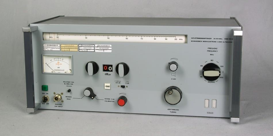 8) 1ea FSME 1515 EMI receiver 85 khz 30 MHz, QP- Detector, built in pulse generator.