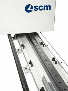 The sliding of the panel, precise and constant over the years is carried out on link chains of sintered isotropic material and