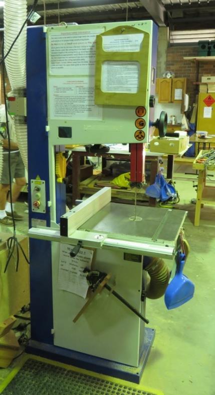 2. Bandsaws A bandsaw is a saw with a long blade consisting of a continuous band of toothed metal stretched between two or more wheels to cut material with a wide variety of thicknesses.