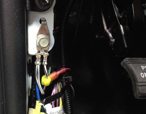 i) Attach the YELLOW T-tap to the White/black wire. Use pliers to ensure the T-tap is snapped in completely. (Fig.