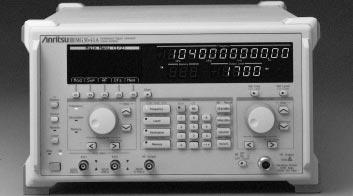 SYNTHESIZED SIGNAL GENERATOR MG3641A/MG3642A 12 khz to 1040/2080 MHz NEW New Anritsu synthesizer technology permits frequency to be set with a resolution of 0.