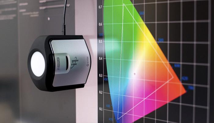 100% DIGITAL PRINTING GETTING STARTED OPTIMIZE YOUR COLOR OUTPUT WITH A CALIBRATION DEVICE The first and most important step is to verify that your monitor is calibrated with a professional