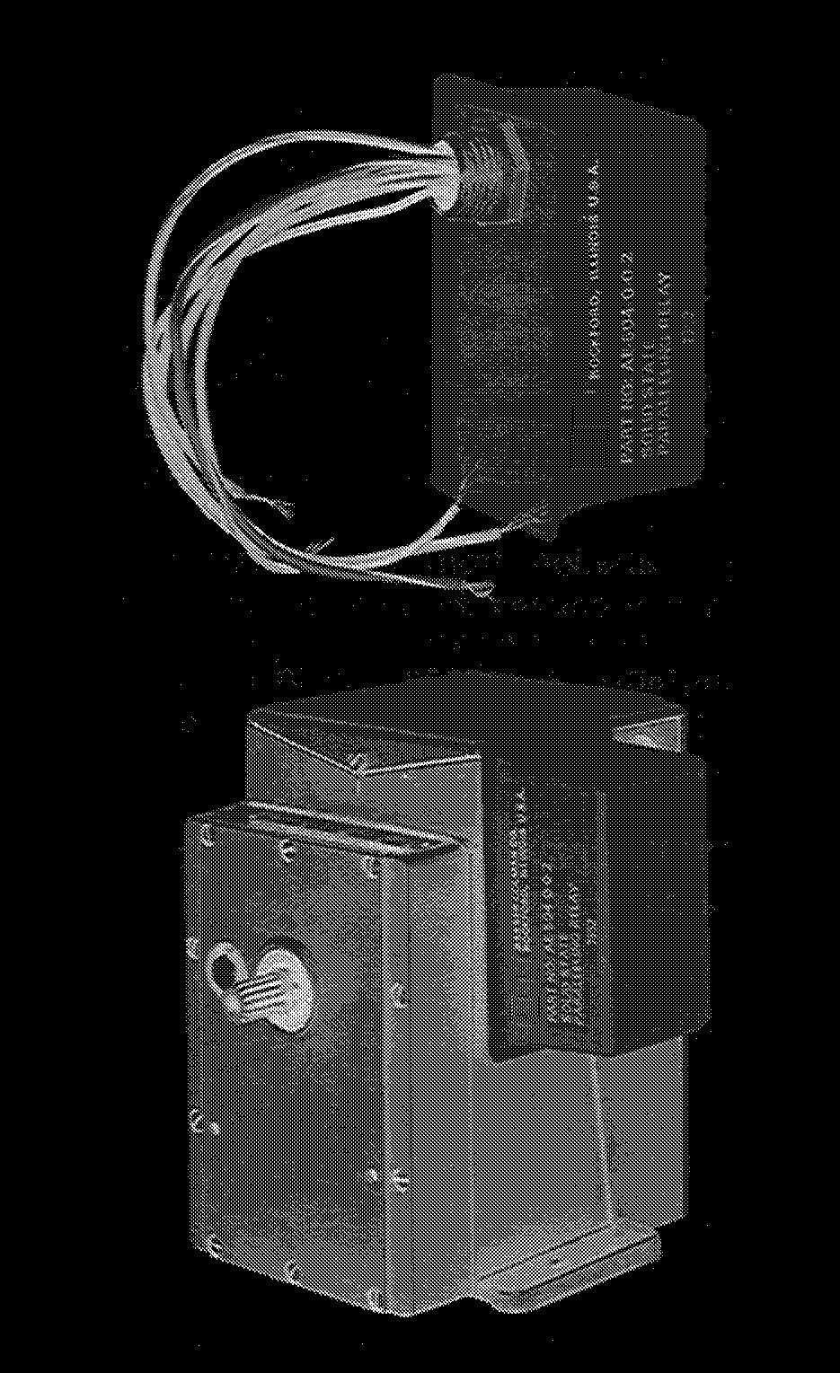 Parallel Up to three actuators, each equipped with an AE-504, can be operated from a proportionally controlled actuator equipped with an AM-332 potentiometer kit with a 100 to 135 ohm slidewire for