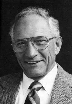 Robert Norton Noyce is also credited for the invention of the integrated circuits.