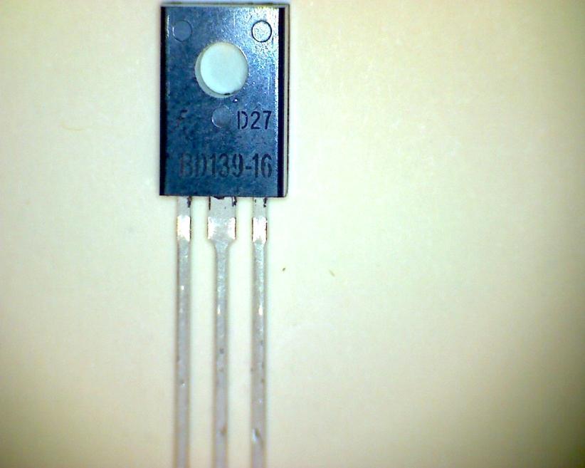 Figure 16 shows how to identify the BD139 pins. Printing on front. E B C Step 11: ceramic resonator Figure 16 BD139 lead identification The ceramic resonator has 3 pins.