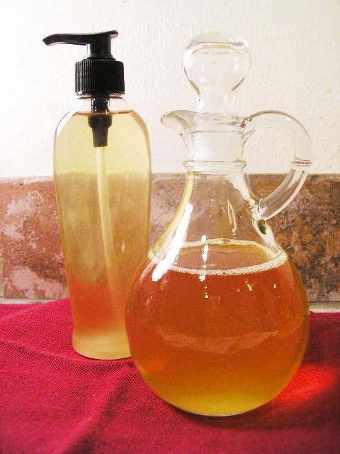 Making Liquid Soap When making liquid soap, different ingredients are required than those you would use for solid soap. There are two processes for making good liquid soap.