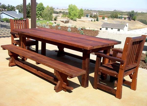 Benches for tables longer than 8 ft are automatically configured with 4 side benches. (For example, a 10 ft table has two 5 ft benches per side).