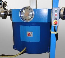 The faceplate spindles and fixed on the rotary table and each of them has independent movements. They are set and managed by the machine s program.