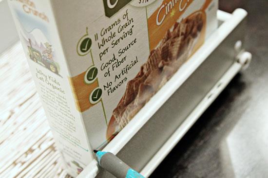 Great Escape- Upcycle Cereal Boxes Sue Kohlman September 27, 2015 Drawer Organizers http://iheartorganizing.blogspot.com/2013/01/diy-cereal-box-drawerdividers.
