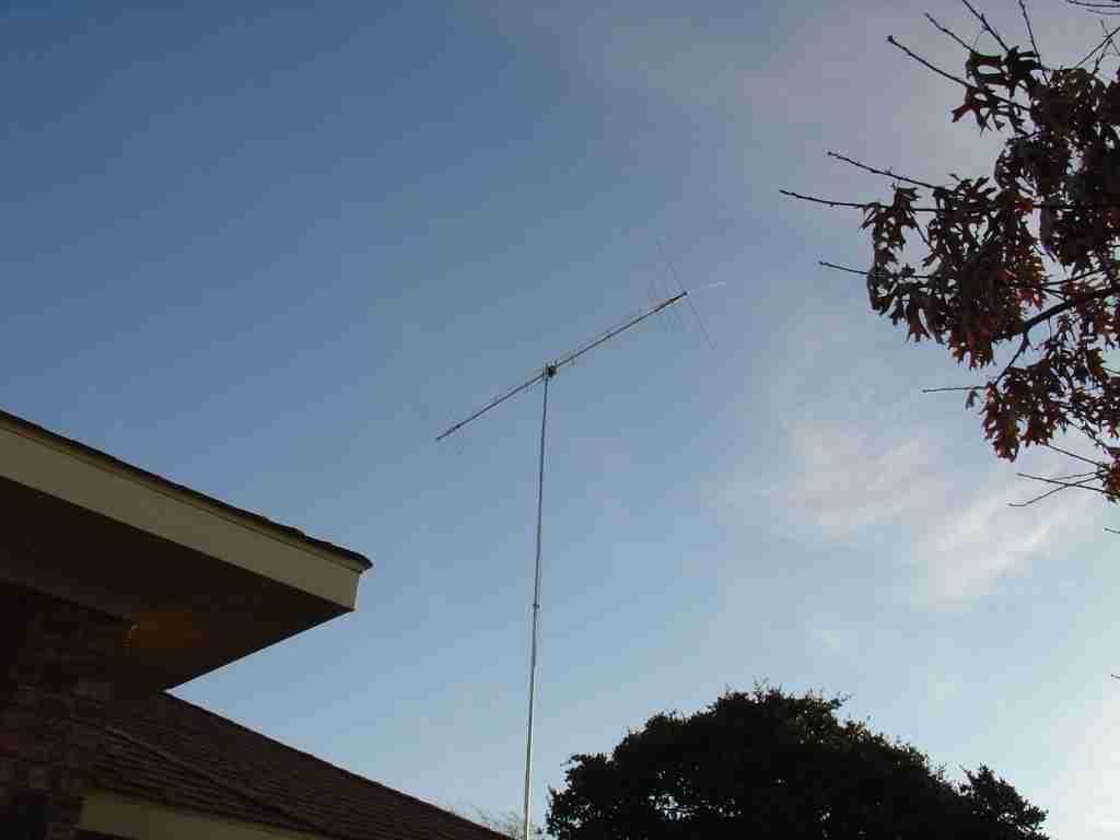 However, this position is currently occupied by my Cushcraft ASL670 50-450 MHz log periodic, and I didn t want to remove this antenna as I also use that antenna for HDTV reception!