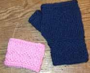 For those students who only want a short introduction into Twined Knitting, learn the basics by knitting a wrist warmer: twine knitting, twine purling, the crook stitch, the O stitch, reading a
