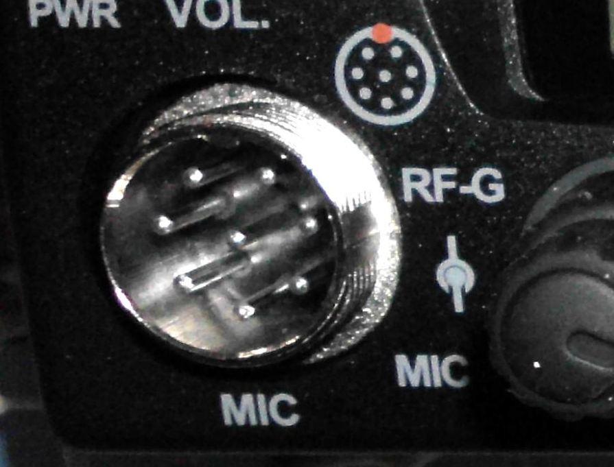 FRONT PANEL CONTROLS 1. MICROPHONE INPUT An 8-pin, lock ring type, mic connector is used. 4. STEP \ NB \ 1 STEP: Tuning Step.