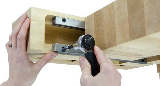 Extend the Vise Jaw far enough to access the outer mounting hole, and install the