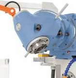 Especial feature of this machine is the rapid feed and 8 feeds in all axis, driven by servomotor.