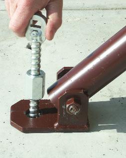 Final tightening of the screw by simply turning it with e.g. German style roofing hammer.
