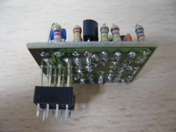 (5) Insert the pins firmly in the IC socket.